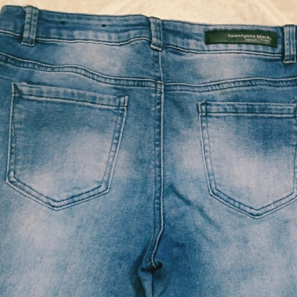 SOLD Jeans (RUE21) - Picture 2 of 3